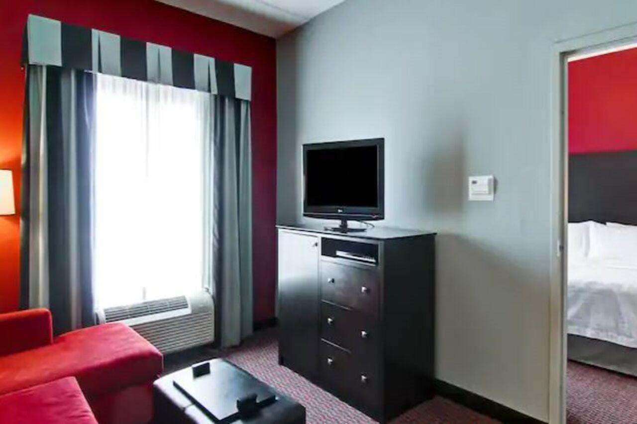 โฮมวู้ด สวีท บาย ฮิลตัน ลีส์เบิร์ก Hotel ลีสเบิร์ก ภายนอก รูปภาพ